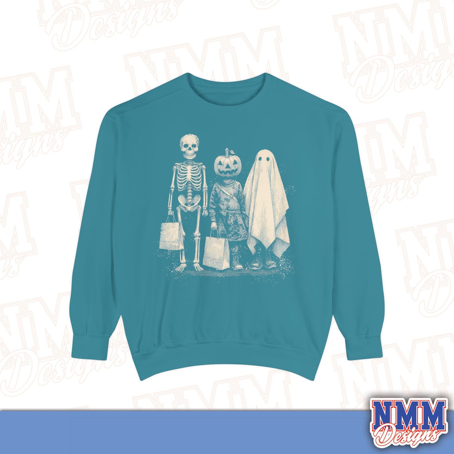 Halloween Skeleton Pumpkin Ghost Sweatshirt, Cozy Fall Wear, Unisex Sweatshirt for Halloween, Gift for Halloween Lovers, Spooky Season [...]